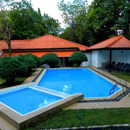 Jayasinghe Holiday Resort Kataragama Exterior foto