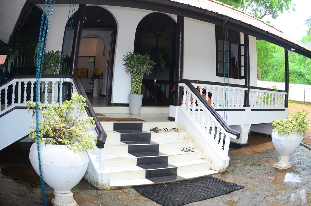 Jayasinghe Holiday Resort Kataragama Exterior foto